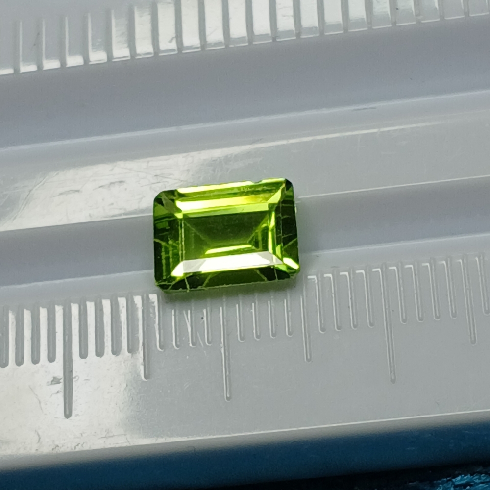 Rectangular Green Peridot Gemstone 9x7mm